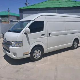 Toyota Hiace 2021