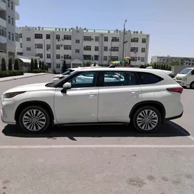 Toyota Highlander 2021