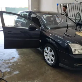 Opel Signum 2004