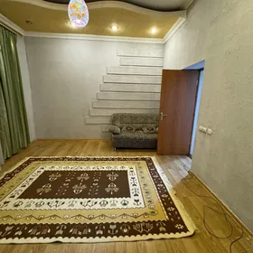 30 mkr 2/2 3komnat beyikpotolk
