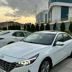 Hyundai Elantra 2022