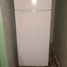 HOLADILNIK PRESINO