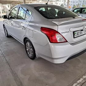 Nissan Versa 2016