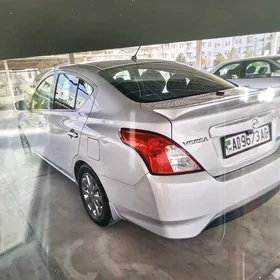 Nissan Versa 2016