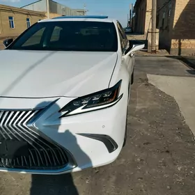 Lexus ES 350 2019