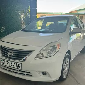 Nissan Versa 2012