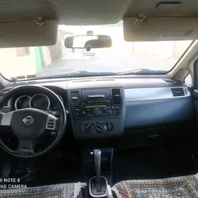 Nissan Versa 2010