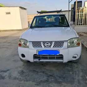 Nissan Navara 2004