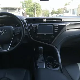 Toyota Camry 2020