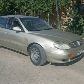 Daewoo Leganza 1999