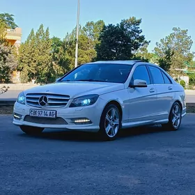 Mercedes-Benz C300 2011