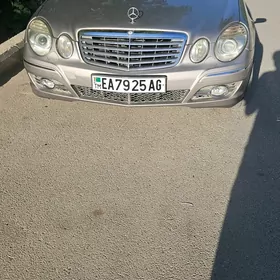 Mercedes-Benz E320 2005