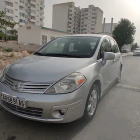 Nissan Versa 2012