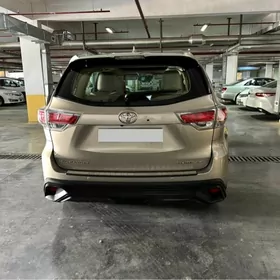 Toyota Highlander 2016
