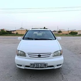 Toyota Sienna 2001