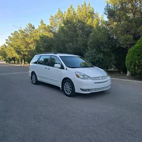Toyota Sienna 2004