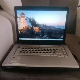 NOUTBUK TOSHIBA 