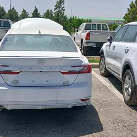 Toyota Camry 2024