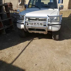 Mitsubishi Pajero 2000