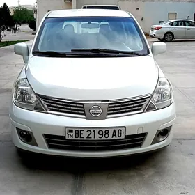 Nissan Versa 2012