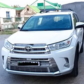 Toyota Highlander 2019