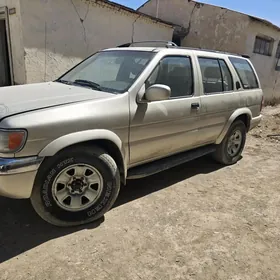 Nissan Pathfinder 1999