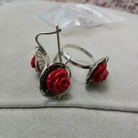 Gyzyl güllüje komplekt