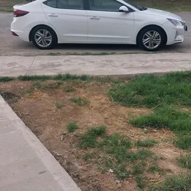 Hyundai Elantra 2020