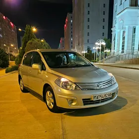 Nissan Tiida 2010