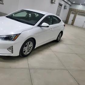 Hyundai Elantra 2019