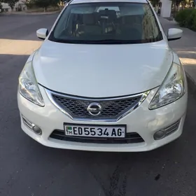 Nissan Tiida 2013