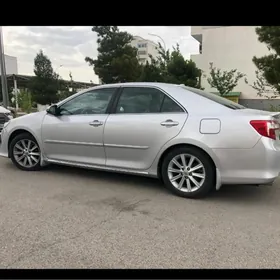Toyota Camry 2014