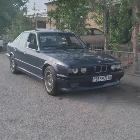 BMW 525 1990
