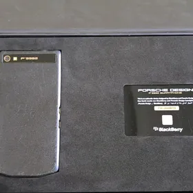 Blackberry PorcheDesign P'9982