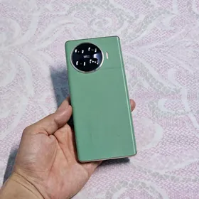 Tecno spark 20pro+. 16/256