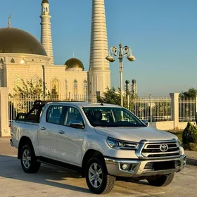 Toyota Hilux 2023