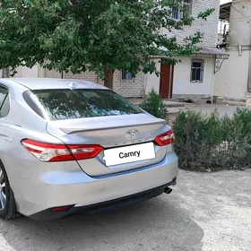 Toyota Camry 2018