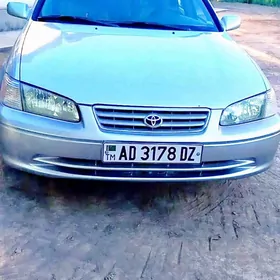 Toyota Camry 2001