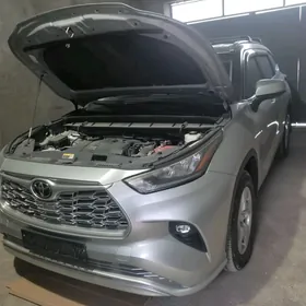 Toyota Highlander 2020