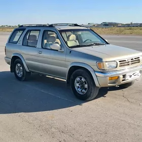 Nissan Pathfinder 1996