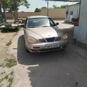 Daewoo Leganza 1998