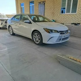 Toyota Camry 2017