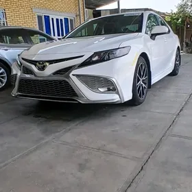Toyota Camry 2021