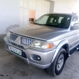 Mitsubishi Montero Sport 2005