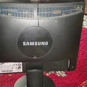 Монитор Samsung