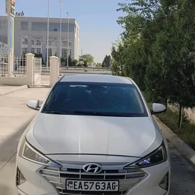 Hyundai Elantra 2019