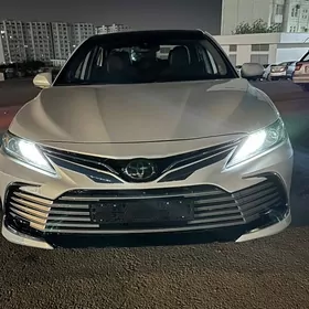 Toyota Camry 2019