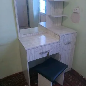 Aýnaly mebil