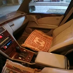 Mercedes-Benz E320 1997
