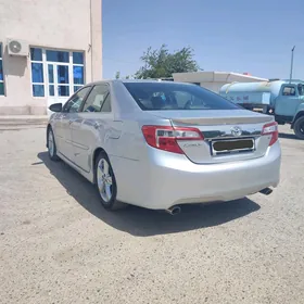Toyota Camry 2014